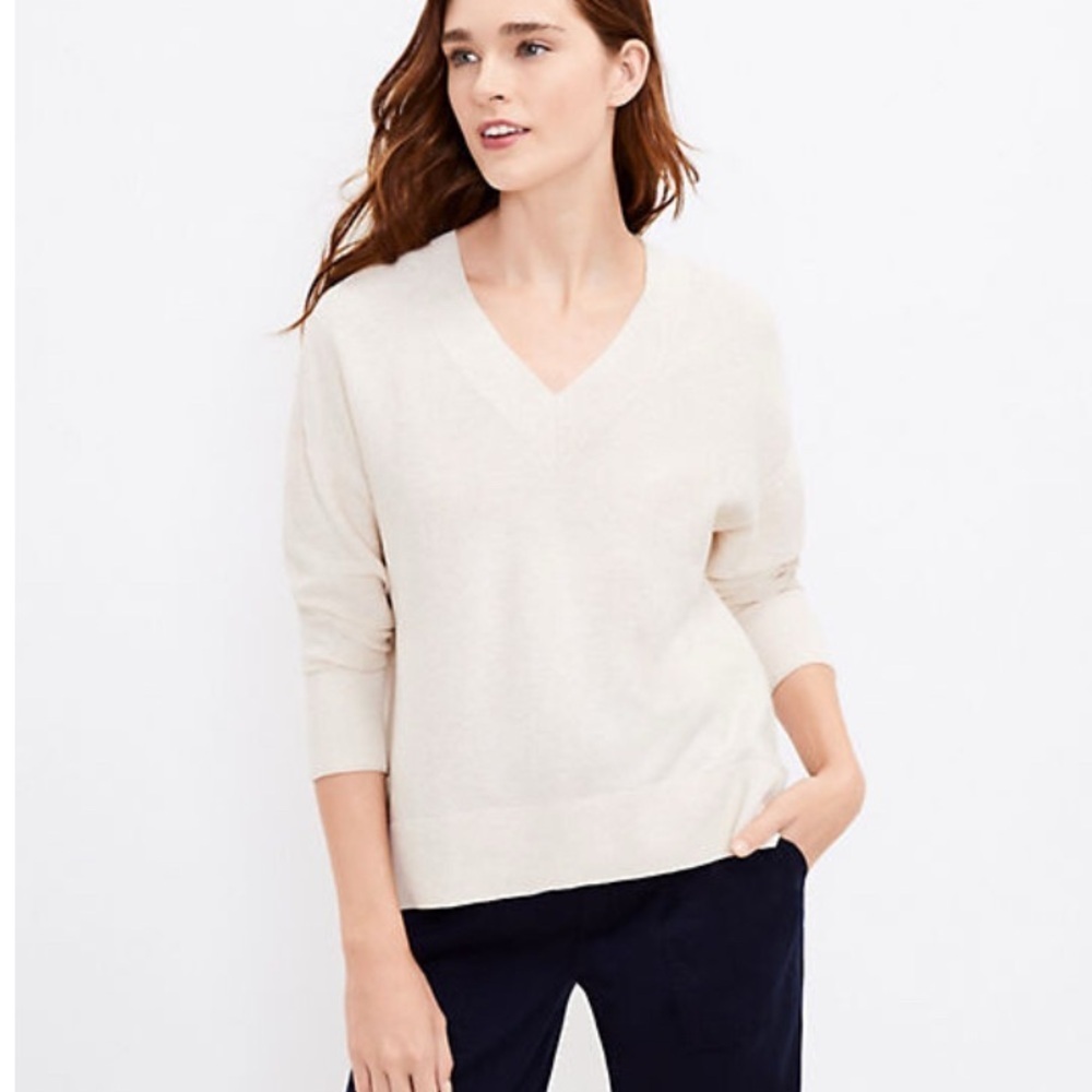 Lou & Grey Elegant Cream V-Neck Sweater Size XS